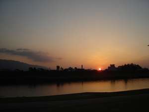 筑後川越しに望める夕日