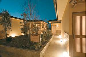 本館から離れへと続く渡り廊下