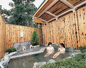 開放感あふれる露天風呂「潮望の湯」