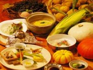 �J���g���[�C���~���L�[�n�E�X�F�d����́A�n���̒������A�ł������k�C���Y�̑f�ނ𐶂������A�X���[�t�[�h