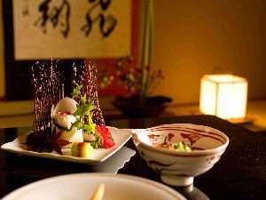 部屋食なのでゆっくり食事を堪能できます