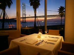 HOTEL SETRE�i�z�e�� �Z�g���j�F�~���m�̖��E�J���c�H�[�l�̉��y�E�����Đ�i�B�Z�g���ŃC�^���A�̕��͋C�𖡂���Ă���������