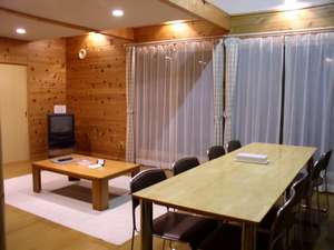 �V�\�Ð쒬�@�R�e�[�W�@���B���g�b�v�F�L�X�Ƃ������r���O�́A�؂̍���Y�����������̂����ԂƂȂ��Ă���܂��B