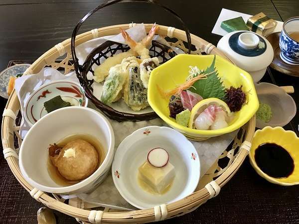 朝夕2食付 おんせんの森コラボプラン 夕食 梅の実御前 付 お部屋お任せ朝食無料 スーパーホテル 山口湯田温泉 白狐の湯 宿泊予約は じゃらん