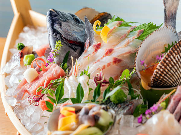 本館:スタンダードプラン】豪華舟盛・アワビ踊り焼きを楽しめる 本館:スタンダードプラン】豪華舟盛・アワビ踊り焼きを楽しめる