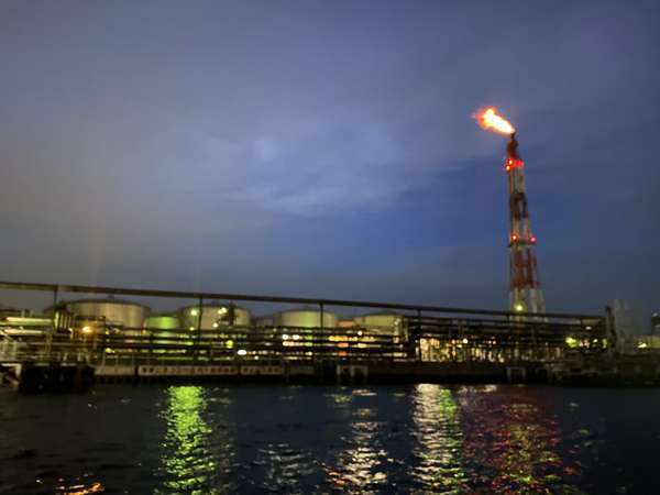 横浜アドベンチャー 納涼 工場夜景探検 横浜ナイトクルーズ 横浜ベイシェラトンホテル タワーズ 宿泊予約は じゃらん