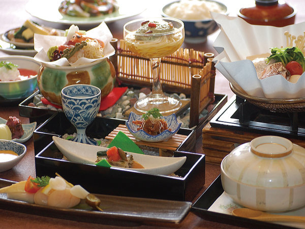 伊勢海老/他二種の姿盛と黒毛和牛付☆二大味覚創作会席】ご夕食は