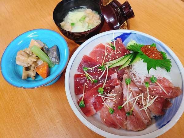 2食 ステーキ弁当 海鮮丼ともつ鍋セットのお夕食 和朝食 ステーキ弁当プレゼント 温泉民宿 大村屋 宿泊予約は じゃらん