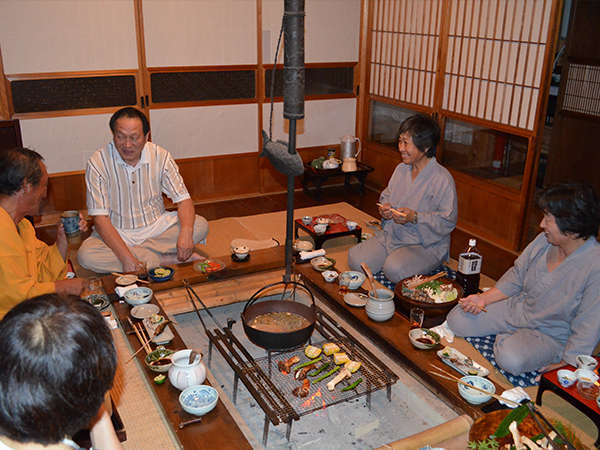 12月 3月限定 囲炉裏を囲んで楽しくお食事プラン 露天風呂付 一日一組限定宿 滝見温泉 滝見の家 宿泊予約は じゃらん