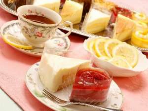 ケーキ食べ放題 カップル 女子会にも大人気 甘いものだーいすき 肉 魚料理ｗメインコース付き モンゴメリーブラウンイン伊豆高原 宿泊予約は じゃらん