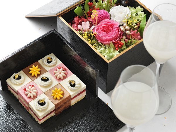 誕生日や結婚記念日などを迎えるカップル・ご夫婦に☆「界のお祝い箱