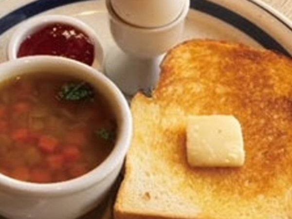 朝8時から営業！ホテルから徒歩約7分「TheCAFE」748円(税込)の朝食券