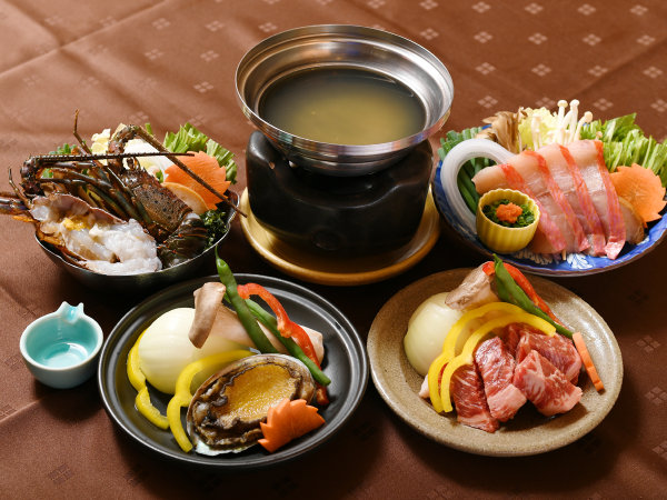 磯会席人気ｎｏ 1 メインを鮑 伊勢海老 金目鯛 牛の４種から選べるプラン 伊豆の美ビーチ多々戸浜を一望 下田大和館 宿泊予約は じゃらん
