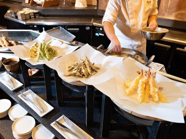 鶴雅ペア宿泊券 バイキング 朝夕 2食付 あかん遊久の里