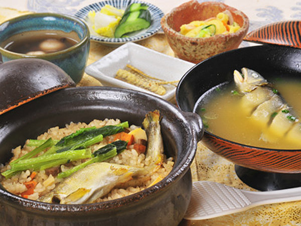 6月 11月 全館貸切 1日1組2 8名様限定1泊2食 特別室 ご夕食はいちもり様の鮎飯御膳 妙見温泉 天けい荘 宿泊予約は じゃらん