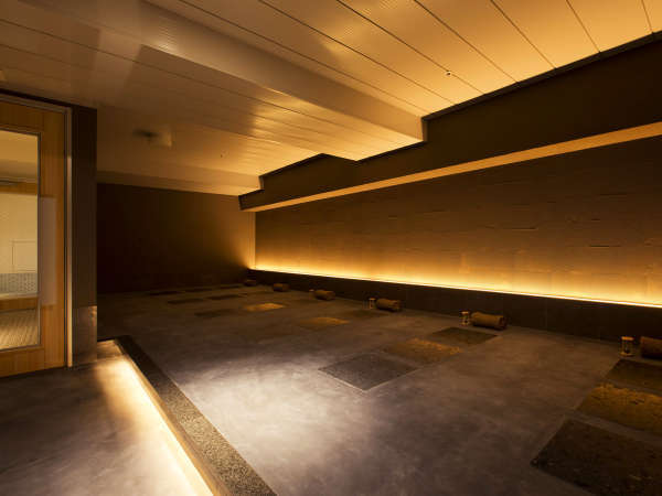 鉱・香・炭」3種の岩盤浴を自由に楽しむ～60分のRelax Time（夕朝食