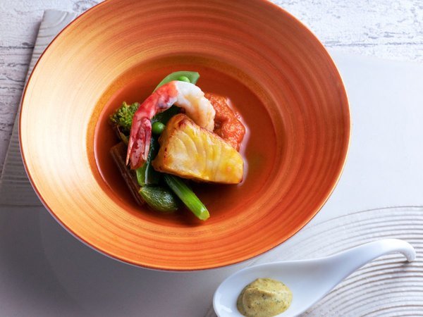 フランス料理百科　Ⅰ 宴会料理 グルメ】今でこそ野菜を主役に据えるフランス料理は珍しく