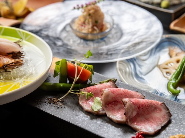 量より質！】＜二食付き＞プチ贅沢♪伊勢海老付きミディアム懐石コース