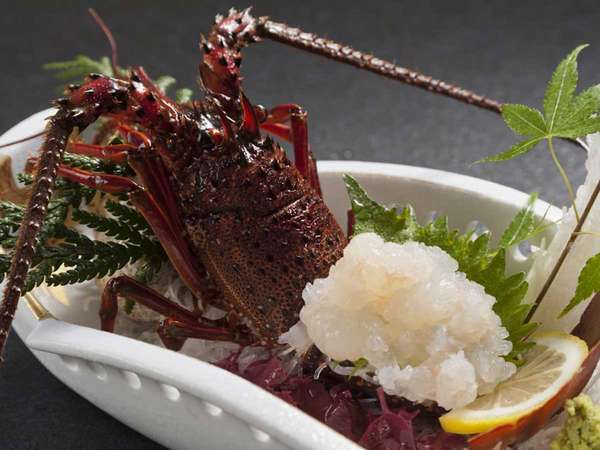 会場食 伊勢海老 お造り 鬼殻焼き どちらも食す 海辺のかくれ湯 清流 宿泊予約は じゃらん