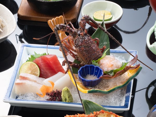 伊勢海老のお造りまるごと1匹付×ダイニング食】鳥羽湾一望のレストラン