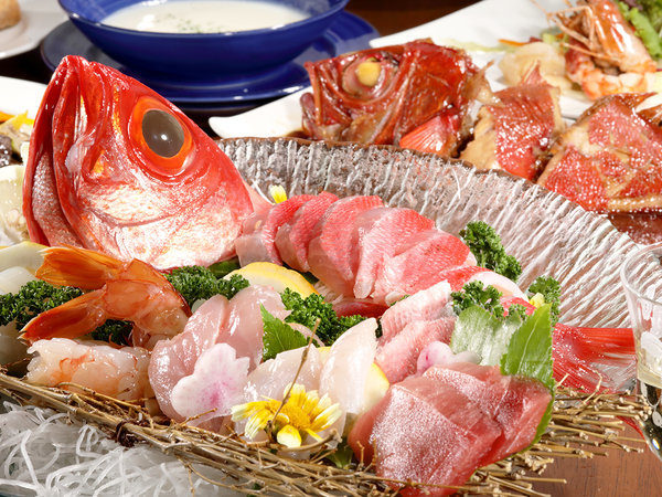 イチ押し 伊豆金目鯛 刺身 煮付 新鮮お刺身盛と伊豆の幸創作コース 貸切風呂無料 アウト11時 恋人岬オーシャンビューリゾート 岬 Misaki 宿泊予約は じゃらん