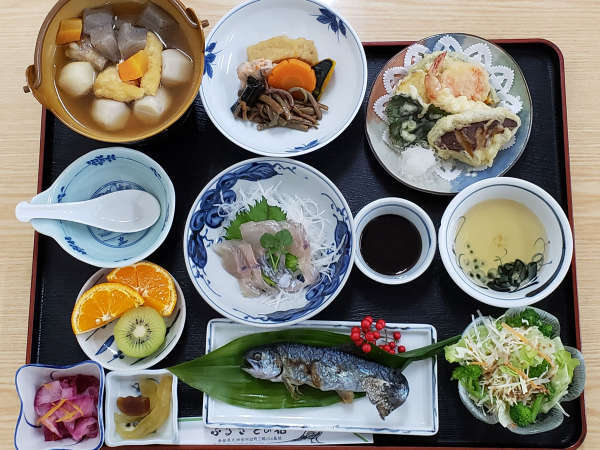 山の恵みに河辺名物 川魚料理 秋の味覚まんきつ御膳 河辺ふるさとの宿 宿泊予約は じゃらん