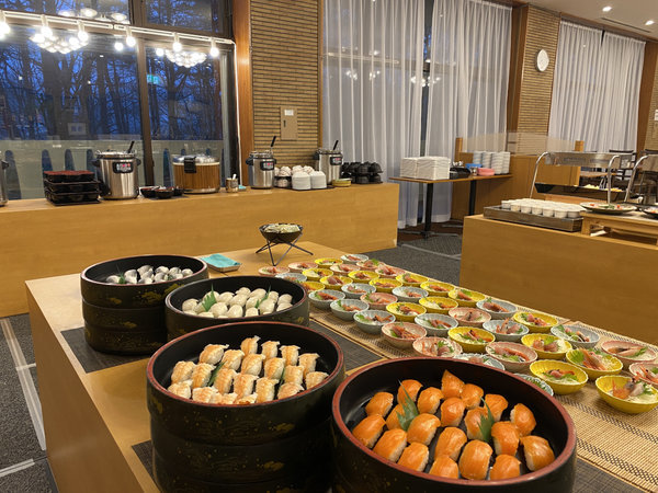 一日二部屋限定☆】☆半露天風呂付き客室☆ 一泊二食付きバイキング