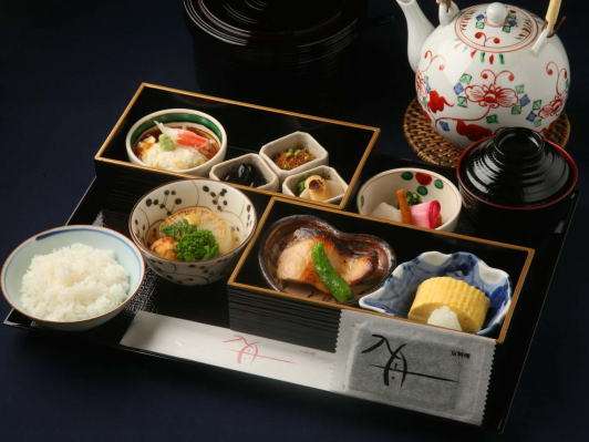 SAVER朝食付】贅沢な朝 目で舌で!京都を味わう ホテルオークラ SAVER朝食付】贅沢な朝 目で舌で!京都を味わう ホテルオークラ