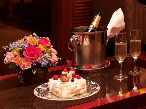 パークスイートで記念日を ケーキ シャンパン ルームサービスディナー さらに 4つの特典付き 帝国ホテル大阪 宿泊予約は じゃらん