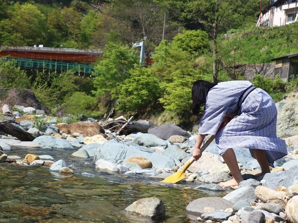 切明温泉名物！】河原湯で手掘り温泉を楽しむ♪なんと河原湯セットを