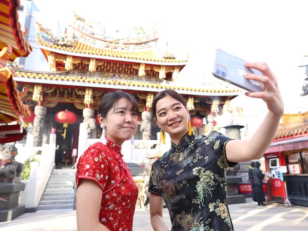 チャイナドレス De China Town おしゃれなチャイナドレスを着て横浜さんぽ 女子旅 卒業旅行 ローズ ホテル 横浜 宿泊予約は じゃらん