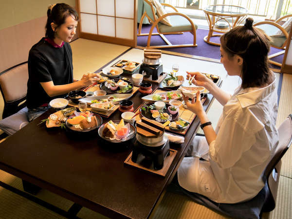 夕食・お部屋食】旅館の醍醐味はやっぱりお部屋でゆったりご夕食☆季節の会席料理をどうぞ♪ 長瀞 花のおもてなし 長生館 - 宿泊予約は[じゃらん]