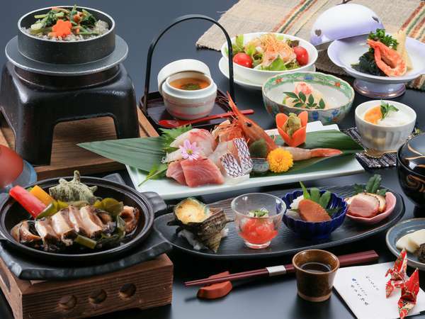 アワビ サザエ 佐渡島の海と山の味覚を贅沢に味わう グレードアップ海山会席 佐渡相川 伝統と風格の宿 ホテル万長 宿泊予約は じゃらん