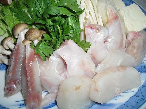 三大味覚 那珂川町発祥の温泉とらふぐのちり鍋と 伊勢海老 鮑 ズワイガニ から２品が選べるプラン 栃木 那須 馬頭温泉郷 南平台温泉ホテル 宿泊予約は じゃらん