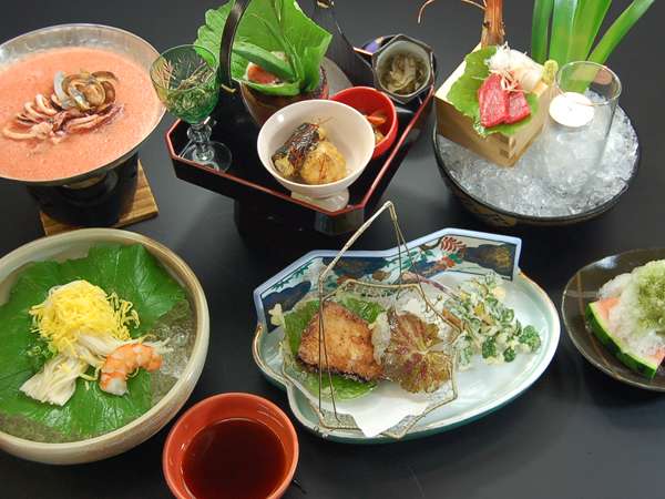 少し軽めのお夕食 海水浴には海まで1分 夏限定潮騒シリーズ 潮騒会席 夕 海のしずく こやど 石 宿泊予約は じゃらん