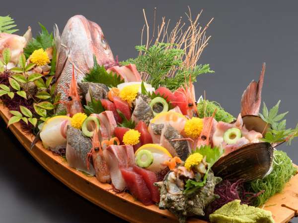 当館おすすめ】 新鮮！海の幸を満喫♪ 豪華な ≪ 舟盛り ≫ を 地酒