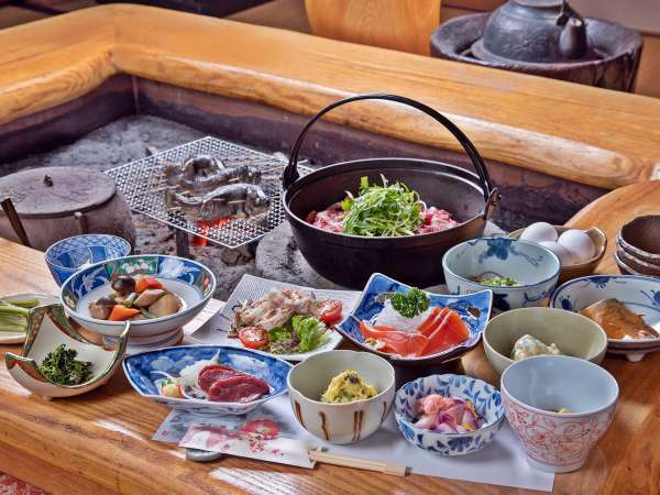1組限定 個室食 囲炉裏でお食事 おいしさ満点 信州牛の牛鍋 川魚網焼きなど旬素材たっぷり会席 戸狩温泉 四季彩の宿 かのえ 宿泊予約は じゃらん
