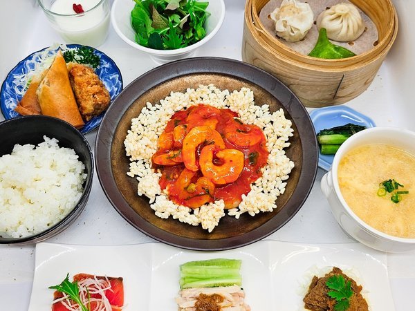 一泊二食】ご夕食はメインが選べる夕食御膳/朝食バイキング付 シルク