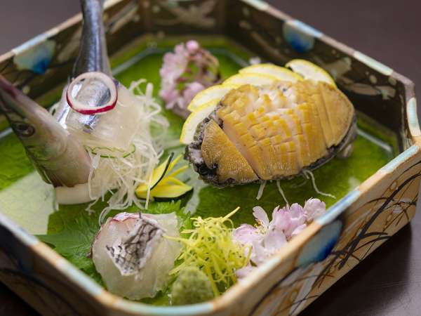 黒毛和牛 鮑プラン 肉 鮑を料理長おすすめの食べ方で楽しむ 贅沢プラン 有馬温泉 メープル有馬 自家源泉の銀泉を愉しむ宿 宿泊予約は じゃらん