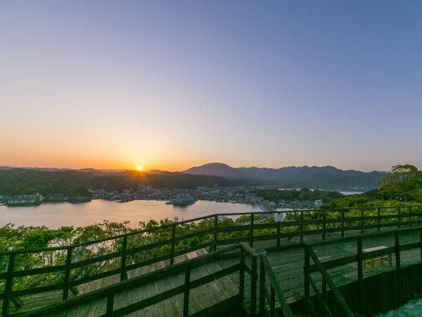 ご夕食は山上館レストラン グリーンヒル ハーフバイキングプラン 南紀勝浦温泉 ホテル浦島 宿泊予約は じゃらん