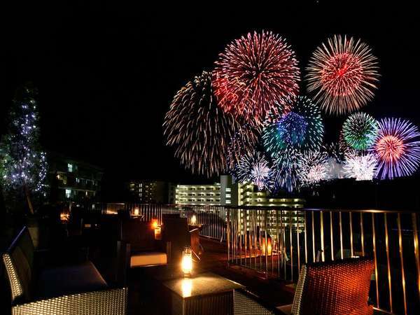 熱海海上花火 カップル 家族に最適 １泊２食付バイキング食べ飲み放題プラン アタミシーズンホテル 伊東園リゾート 宿泊予約は じゃらん