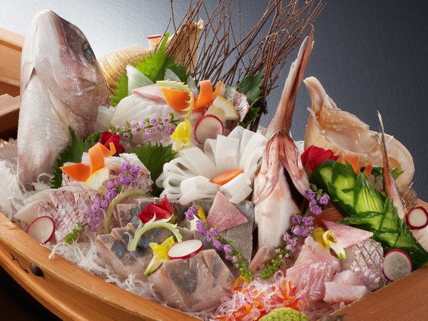 ☆【グルメ旅】豪華なキトキト刺身舟盛り！＆四季彩り会席 旬菜食楽