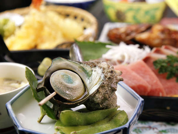 舟盛り】漁港直送！新鮮地魚姿造りを味わう［1泊2食］ 温泉民宿 浜屋