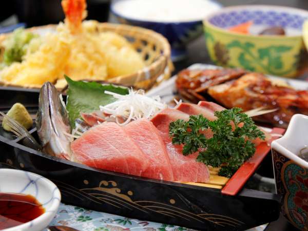 名物 いけんだ煮みそ 地魚小舟盛付き １泊２食 温泉民宿 浜屋 宿泊予約は じゃらん