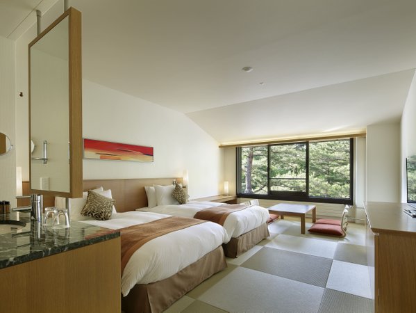 自然に囲まれながら 心安らぐ休日 スタンダードプラン 和モダン エントランス側 裏磐梯高原ホテル 宿泊予約は じゃらん