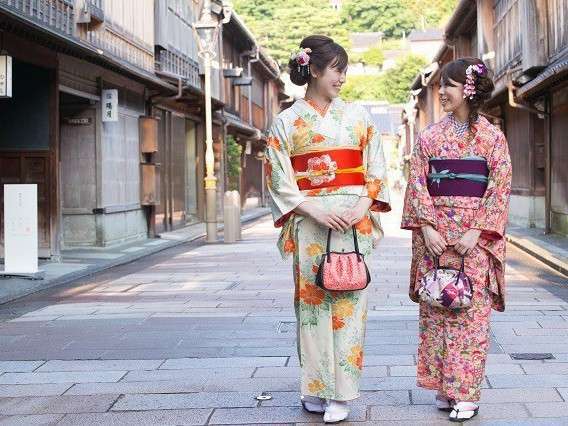 おとな女子旅 着物で金沢さんぽ 手ぶらでお出かけプラン 1泊朝食付き 加賀屋グループ 料理旅館 金沢茶屋 宿泊予約は じゃらん