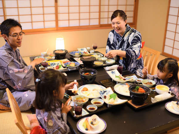 部屋食 夕食は季節の和食膳 部屋食基本プラン 5名様以上は個室会場 部屋食かまど料理と17の温泉 結びの宿 愛隣館 あいりんかん 宿泊予約は じゃらん 部屋食 夕食は季節の和食膳 部屋食基本プラン 5名様以上は個室会場 部屋食かまど料理と17の温泉 結びの宿 愛隣館 あいりんかん 宿泊予約は じゃらん