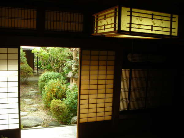 魅力たっぷり 日本家屋の大きな和室に泊まろう ゲストハウス奈良バックパッカーズ 宿泊予約は じゃらん