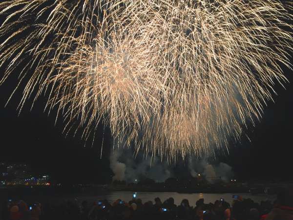 花火大会 観覧席 送迎付きプラン 食事処 女性限定 色浴衣無料貸出 伊豆 網代温泉 松風苑 宿泊予約は じゃらん