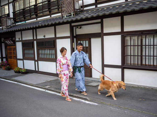 大切なワンちゃんも一緒 愛犬と温泉旅 和洋夜はバラエティに富んだ80種類のバイキング 2食付 草津温泉 大東舘 宿泊予約は じゃらん